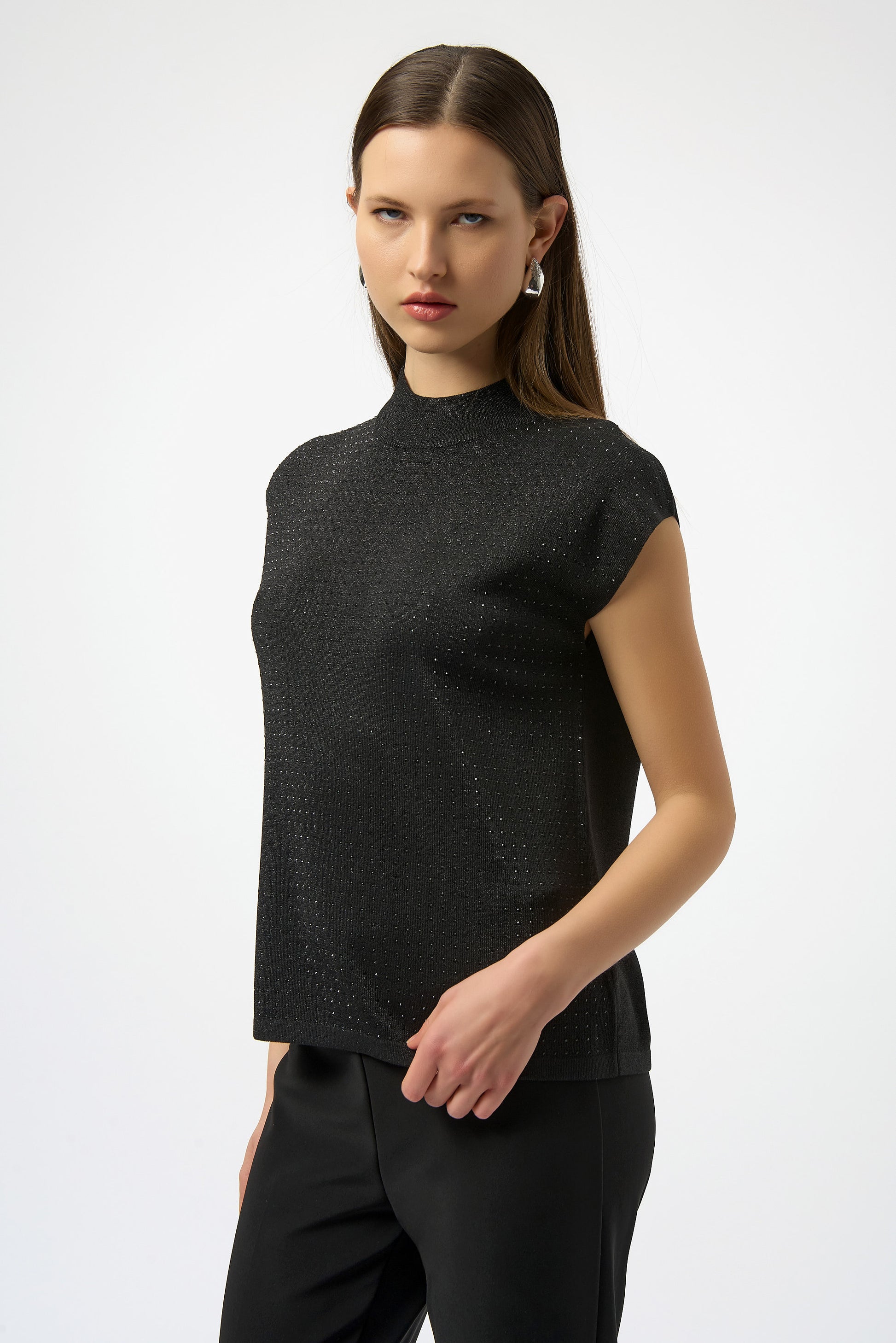 Pull sans manches à col haut