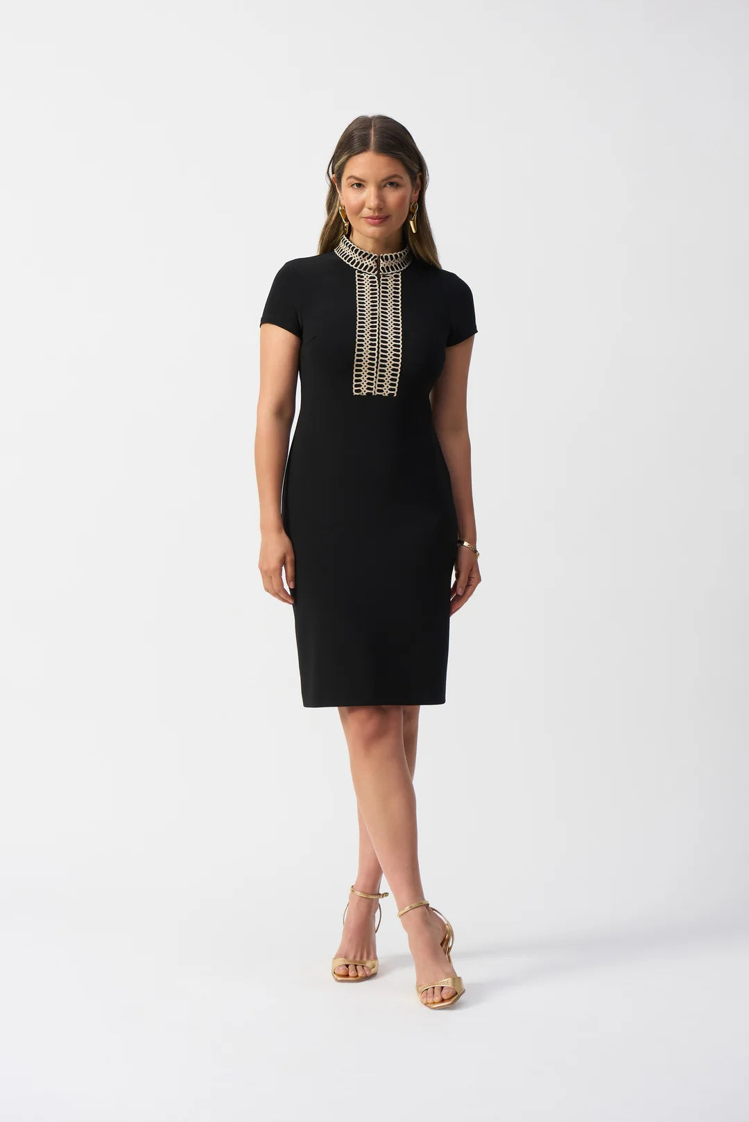 Robe droite avec détails en dentelle