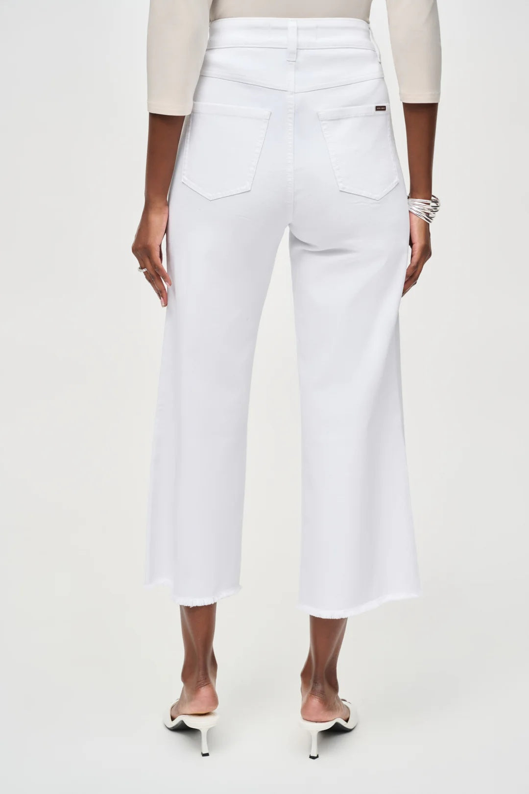 Jean culotte blanc avec couture avant ornée