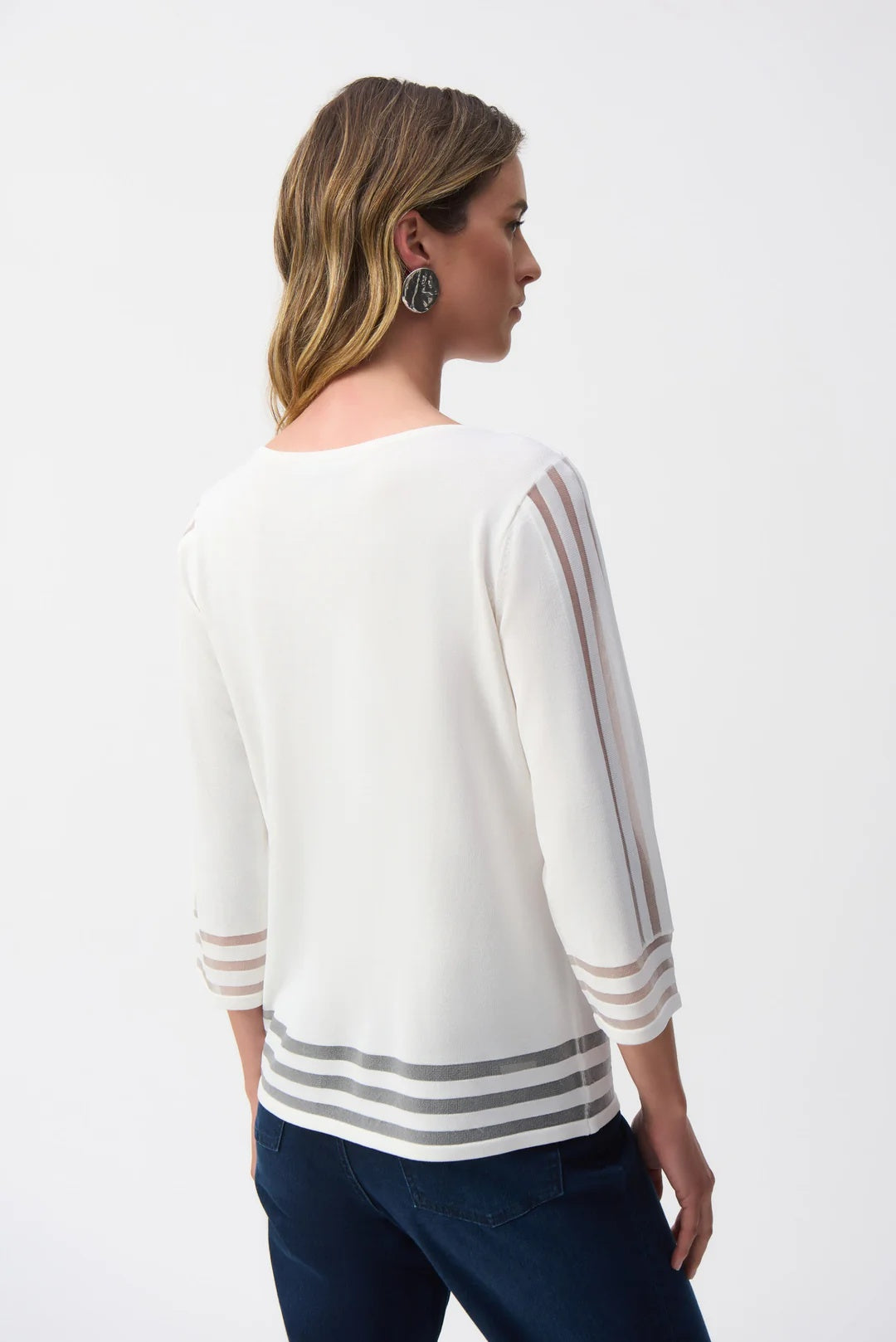 Pull en vanille avec rayures en maille