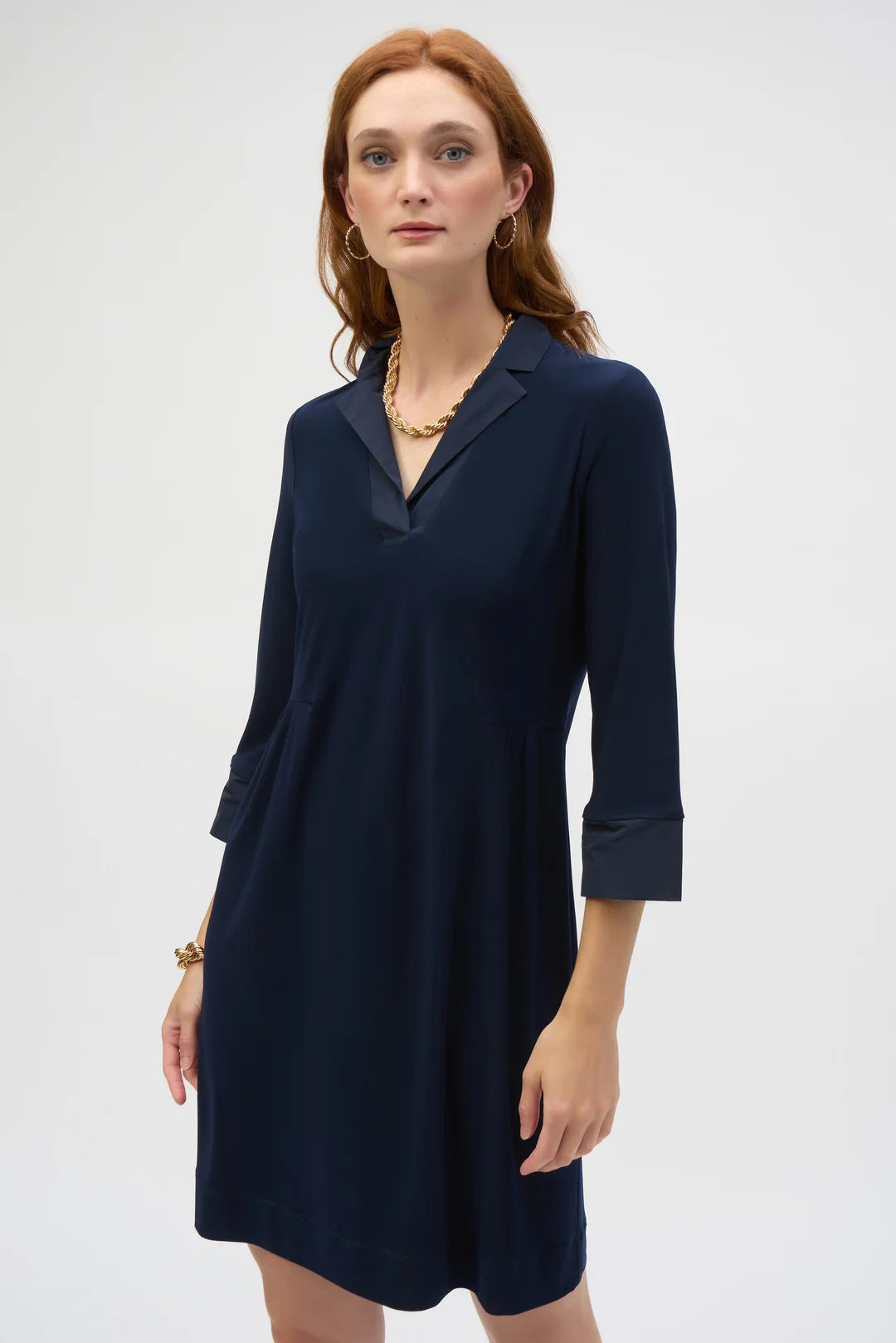 Robe trapèze en tricot soyeux et à mémoire de forme bleu nuit