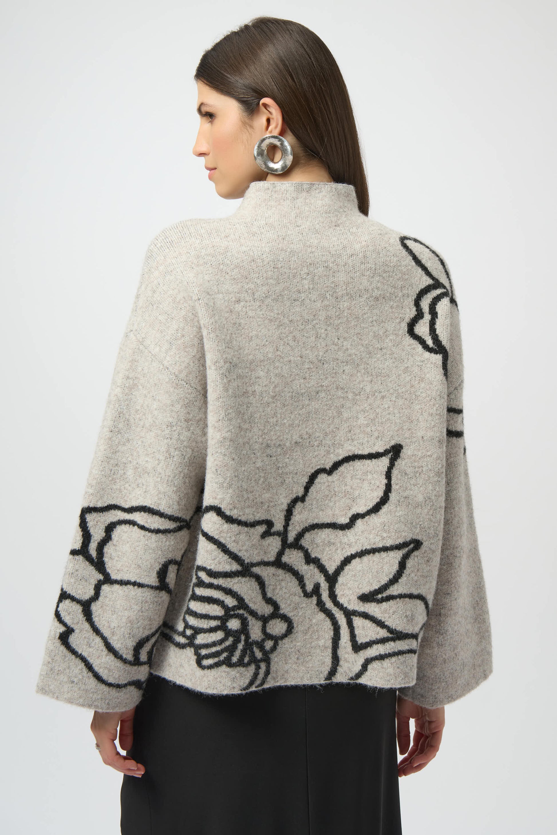 Pull brodé floral
