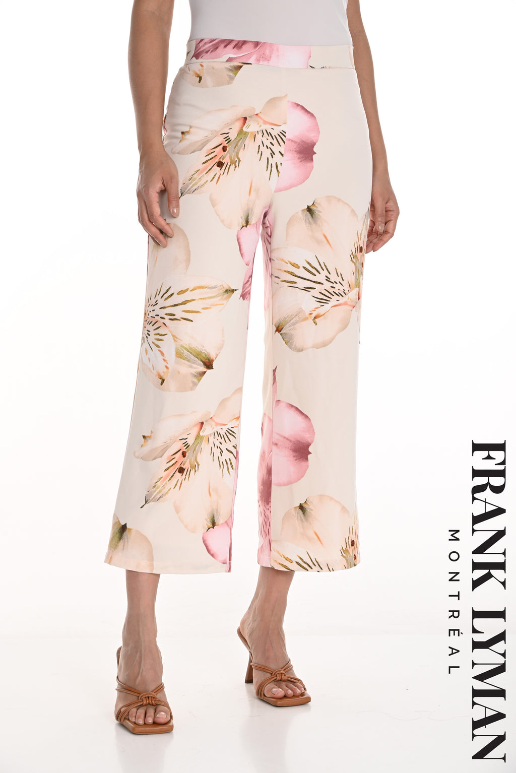Floral Flared Pants Model
