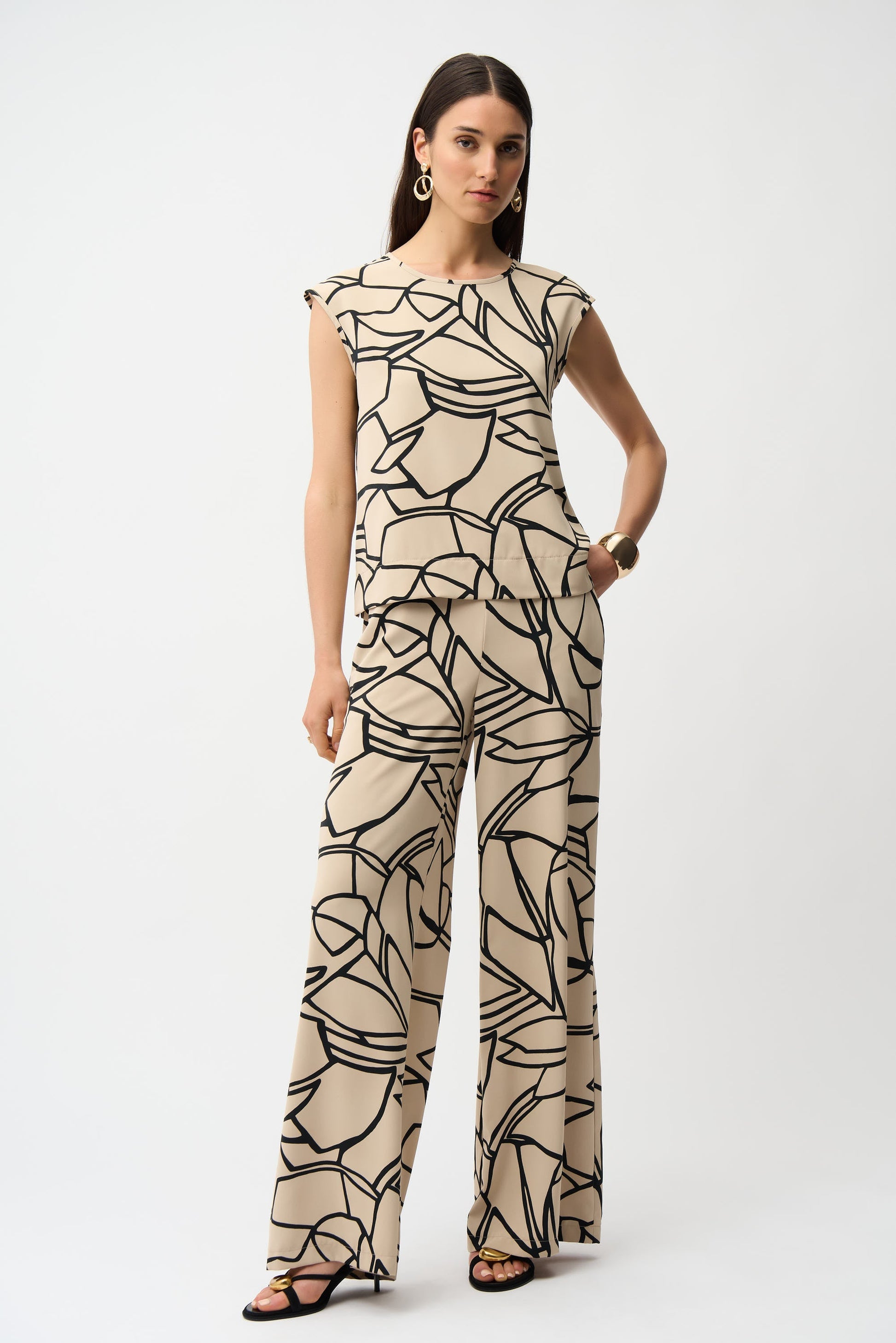 Square top with woven abstract print