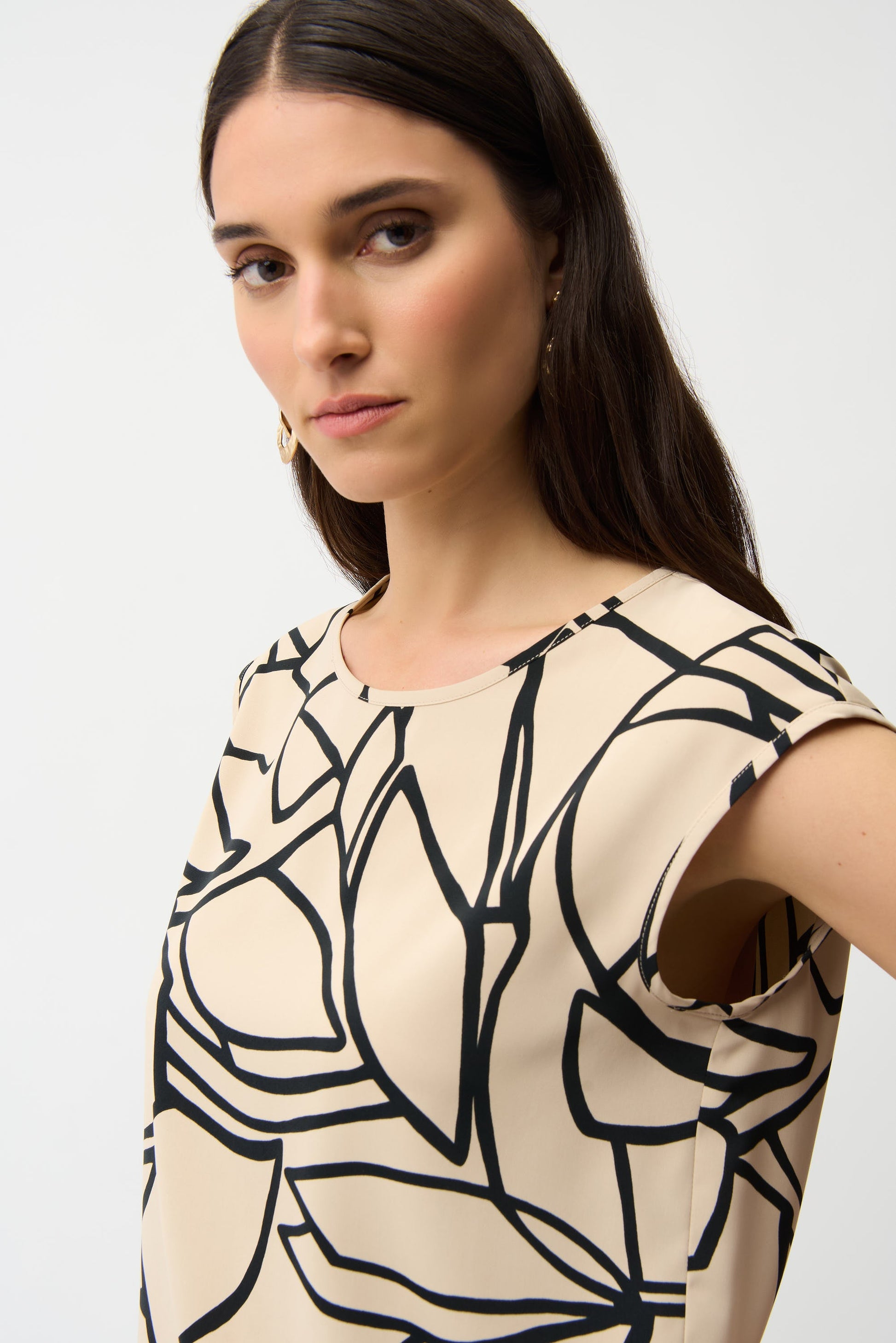 Square top with woven abstract print