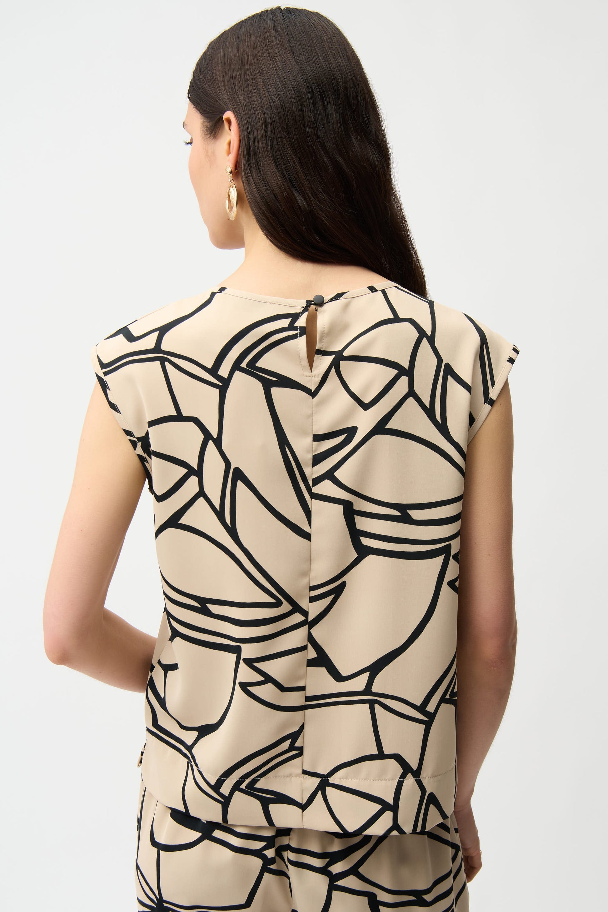 Square top with woven abstract print