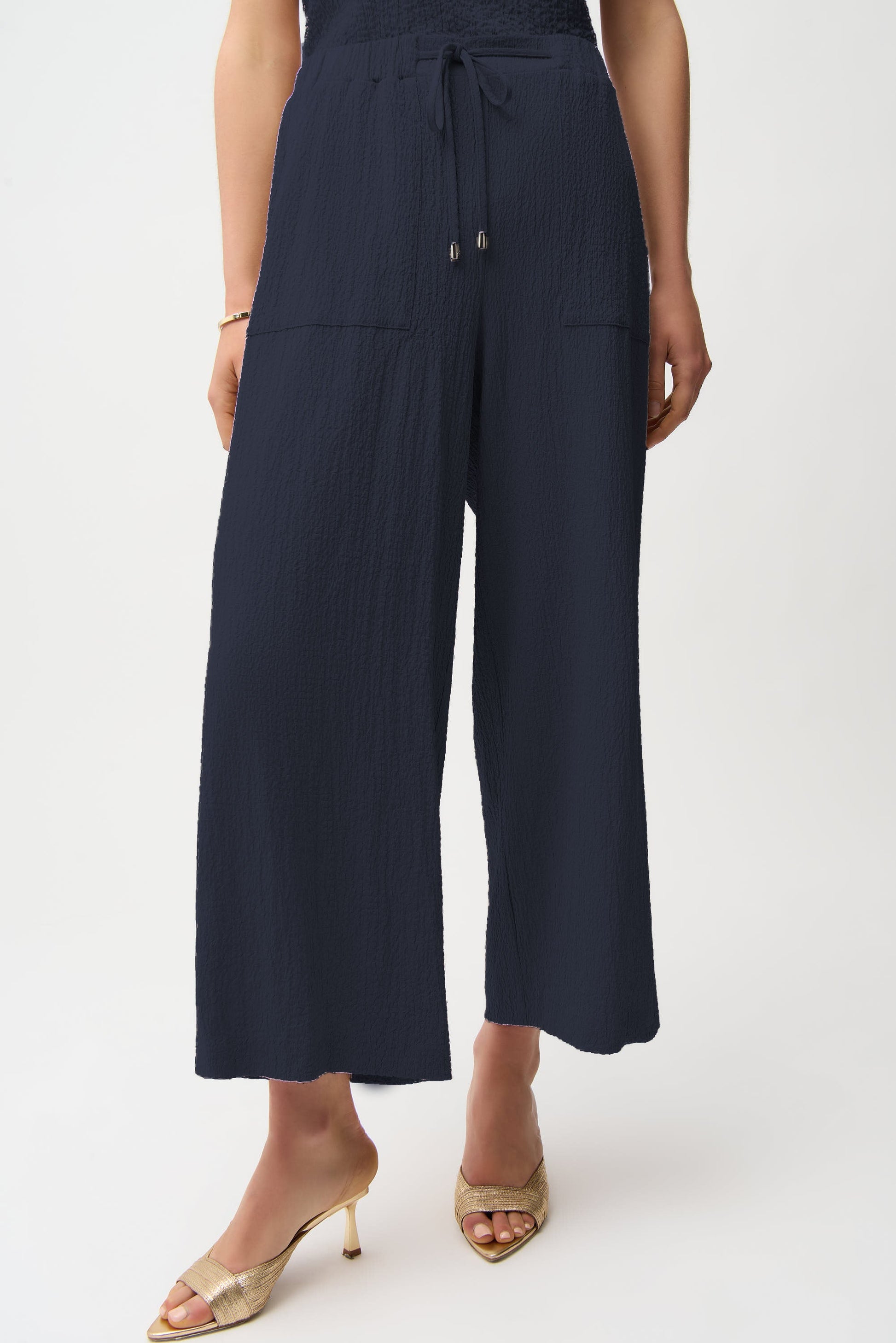 Joseph Ribkoff pull-on shorts with front pockets