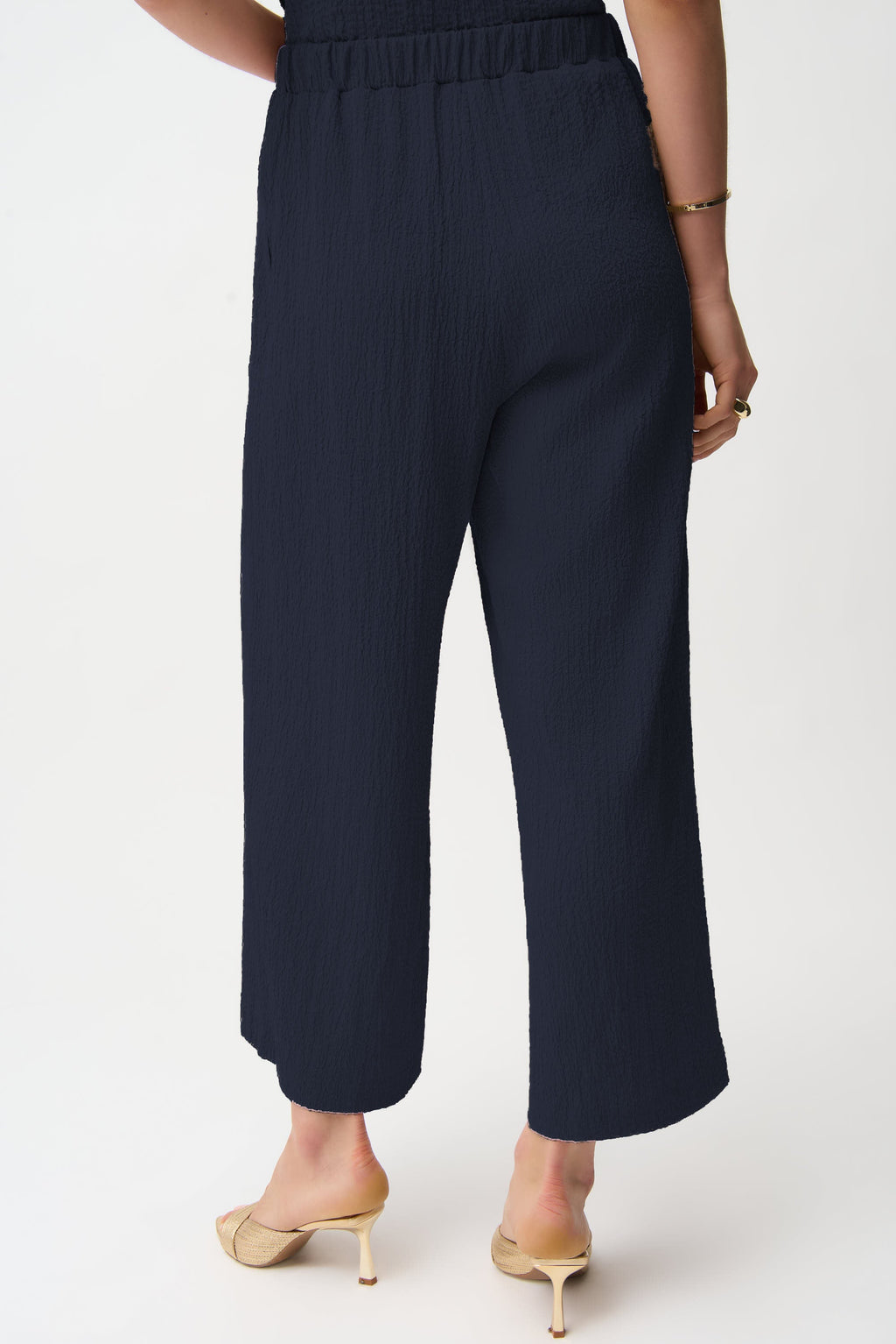 Joseph Ribkoff pull-on shorts with front pockets