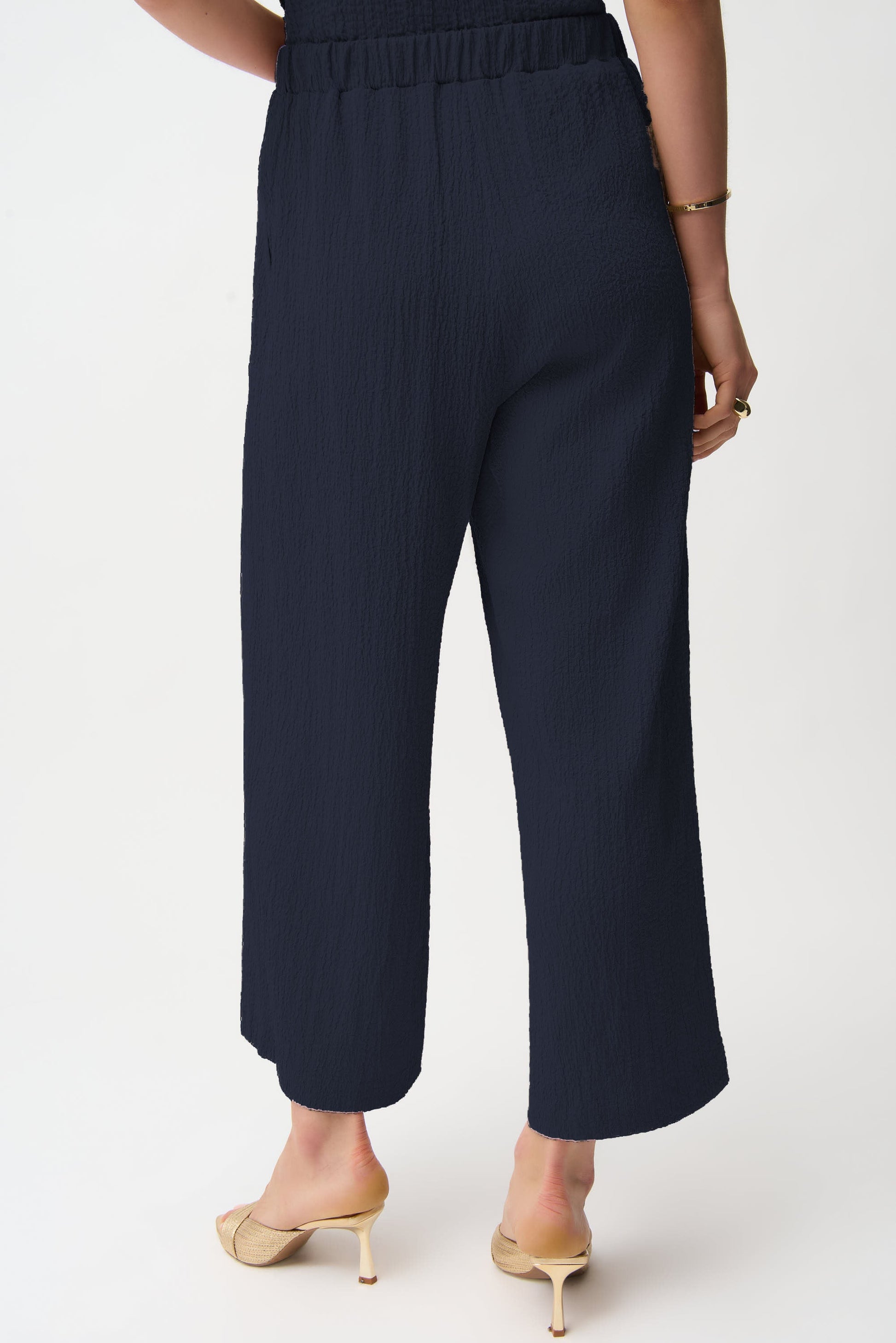 Joseph Ribkoff pull-on shorts with front pockets