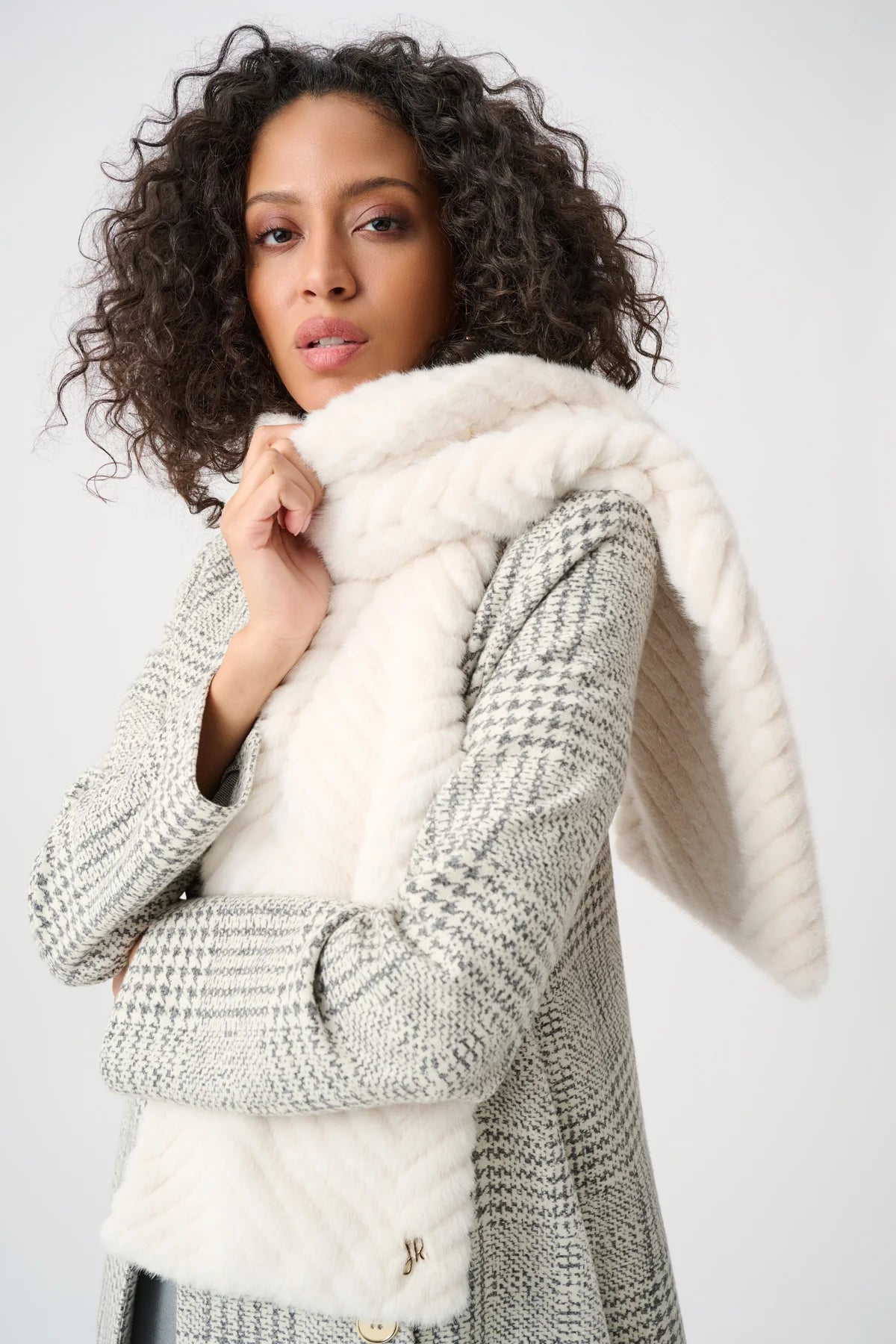 Écharpe en fausse fourrure à motif chevron