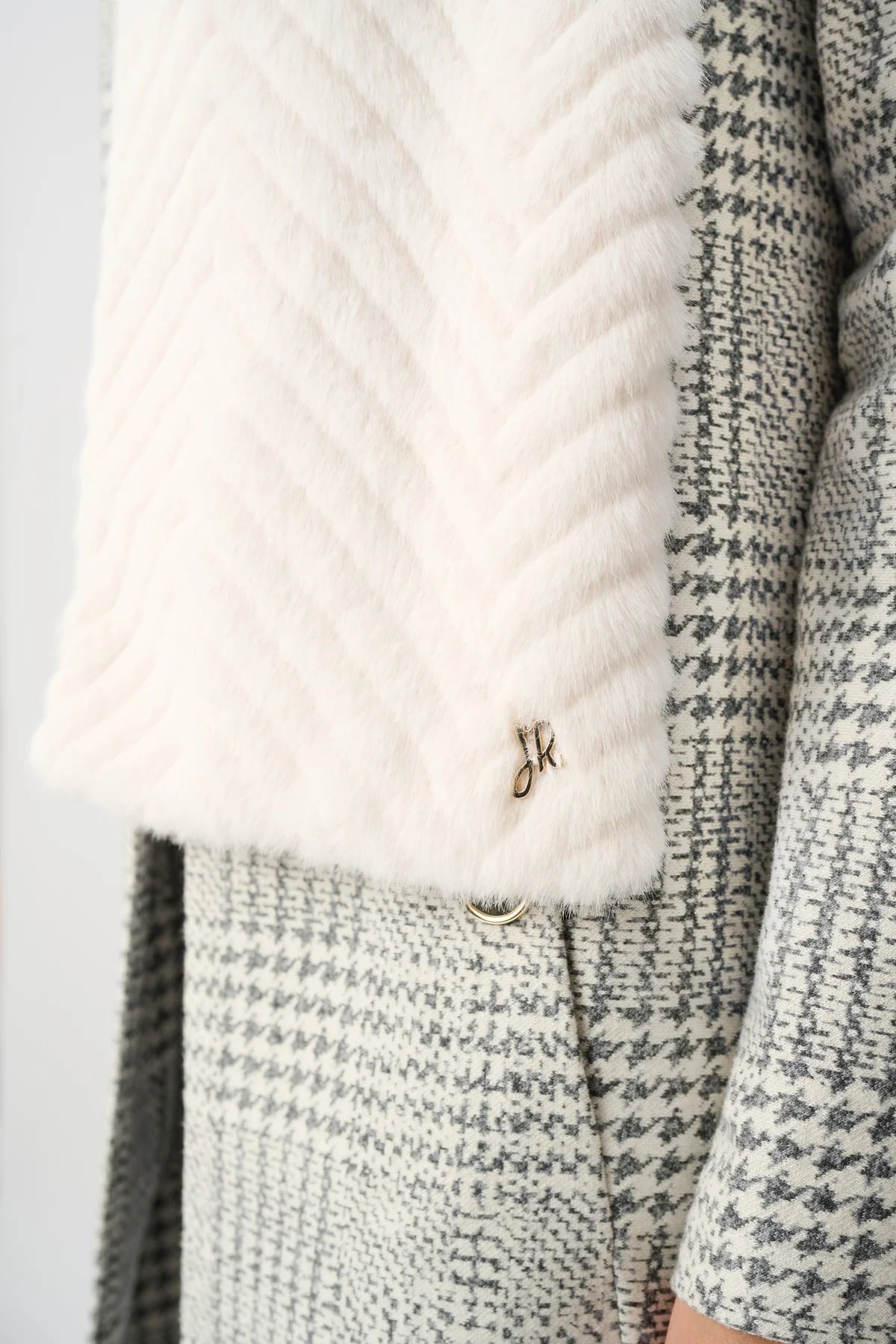 Écharpe en fausse fourrure à motif chevron