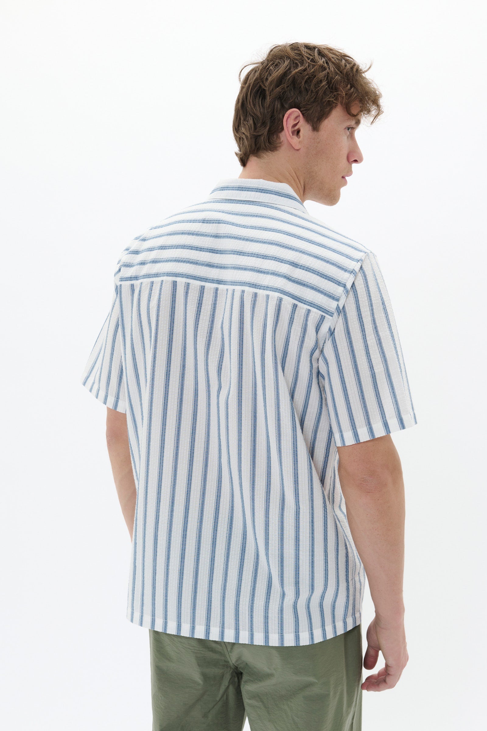Chemise klampo