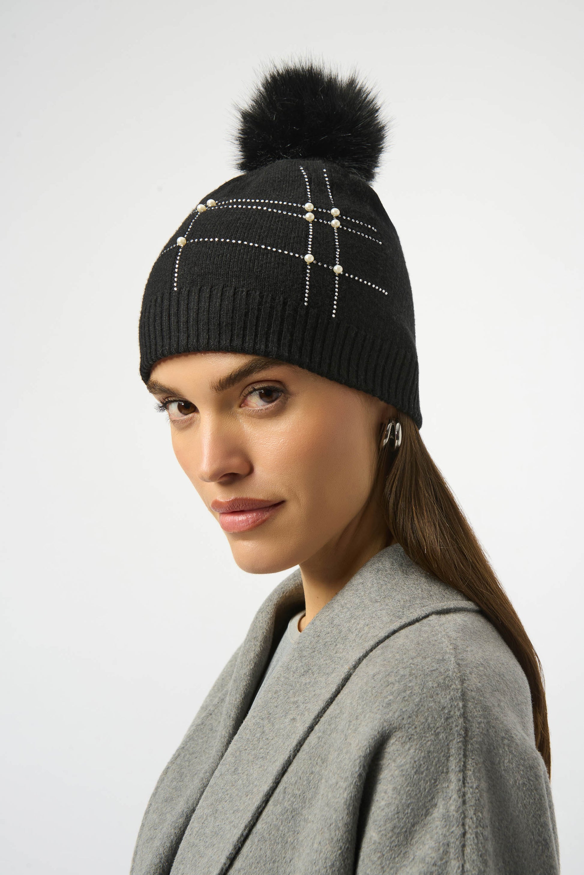 Chapeau pompom perlé