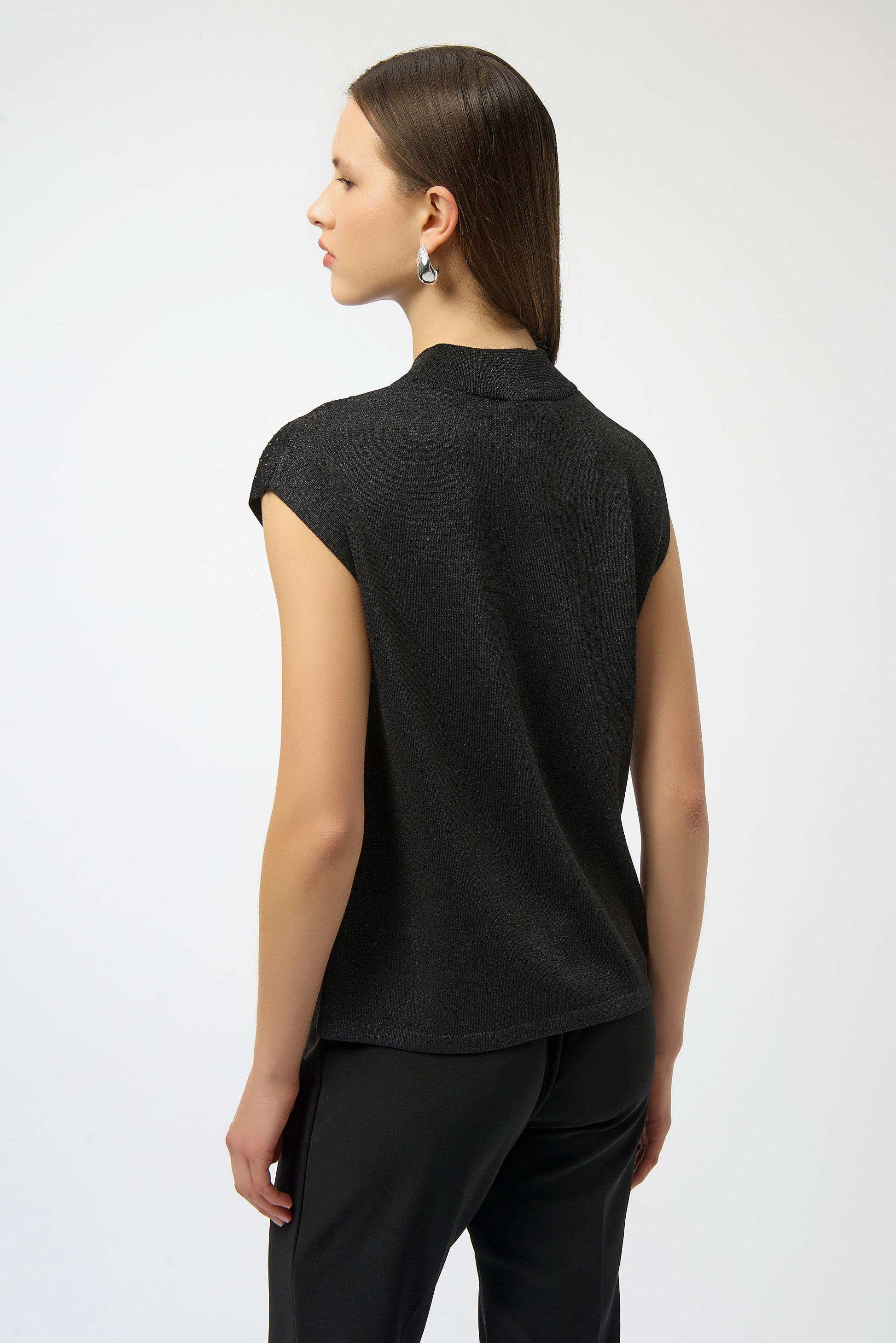 Pull sans manches à col haut