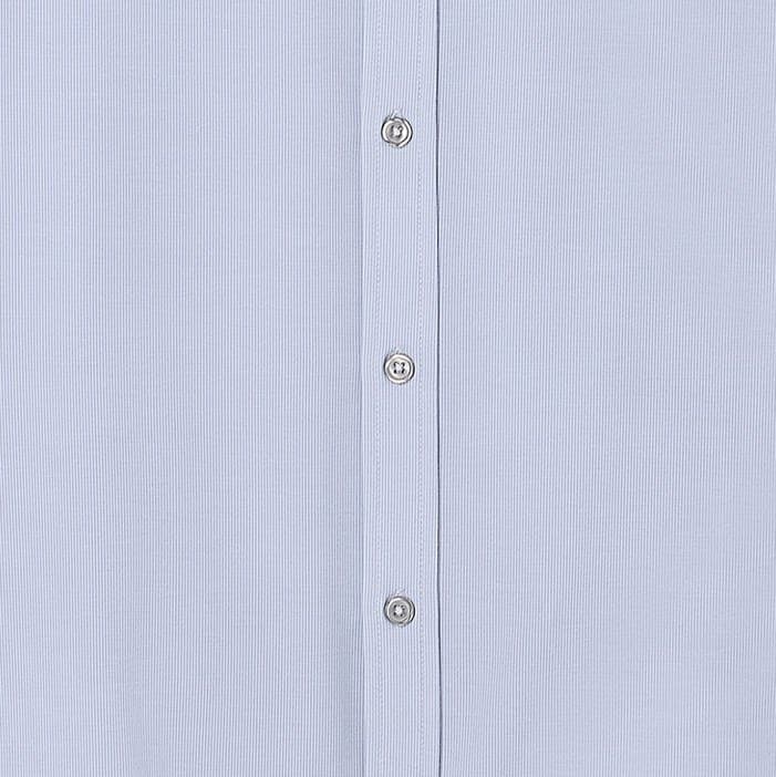 Chemise à manches courtes et boutons sur le col