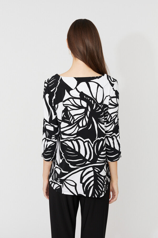 Pull à découpes florales