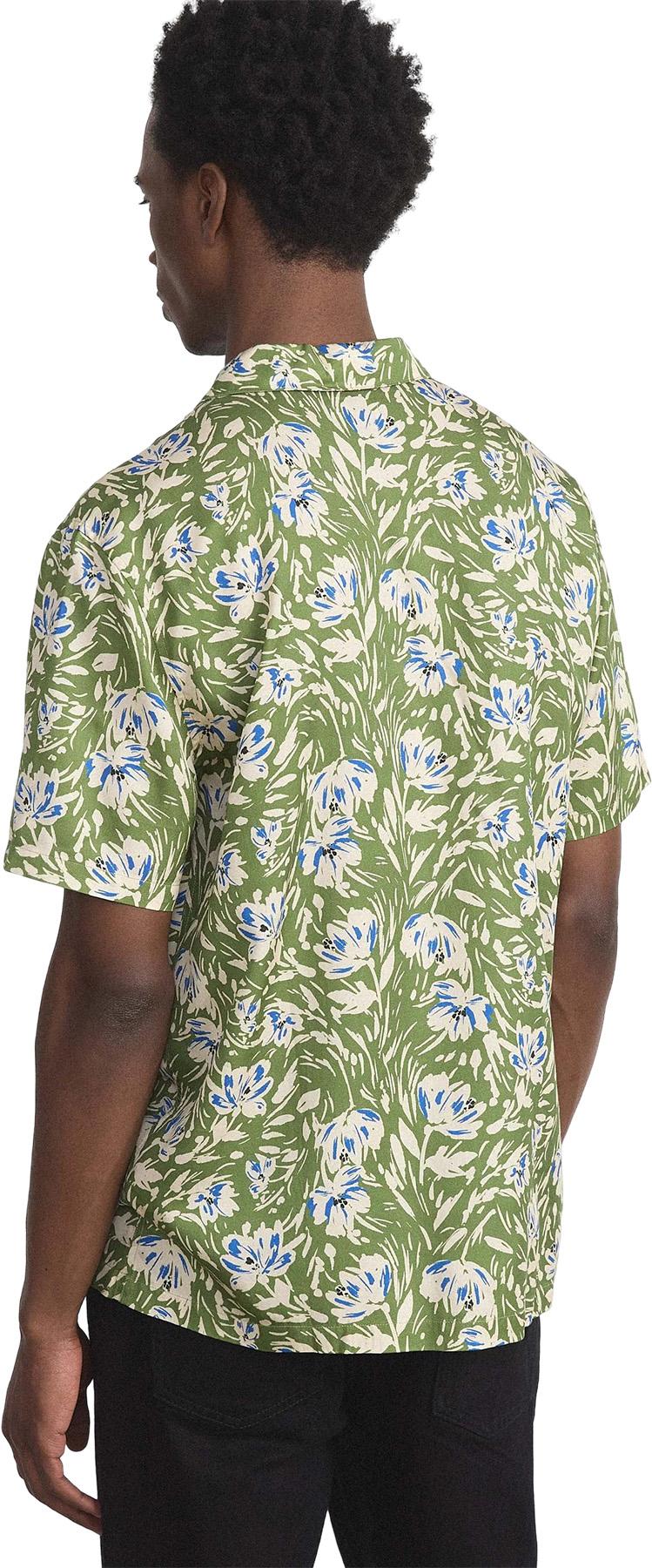 La chemise à col camp floral