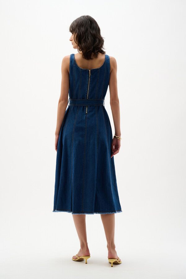 Robe évasée mi-longue