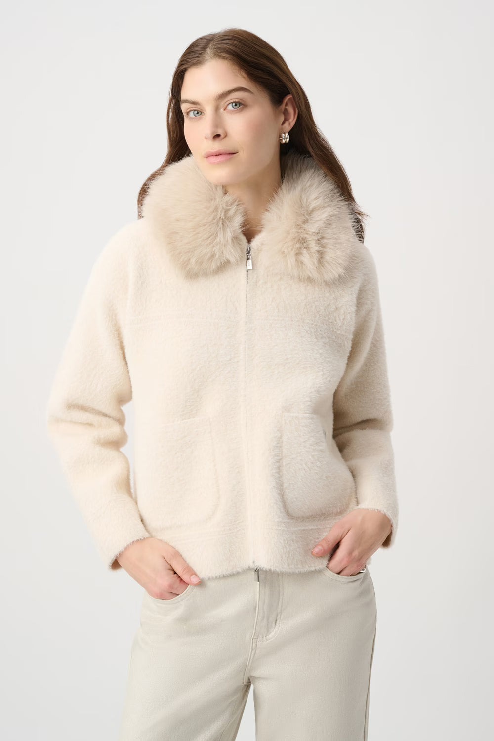 Veste tricot à col amovible fausse fourrure