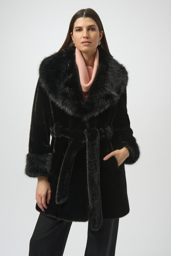 Manteau en fausse fourrure ceinturé