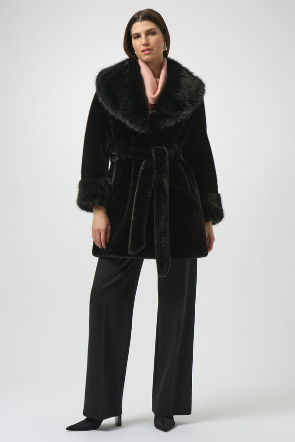 Manteau en fausse fourrure ceinturé