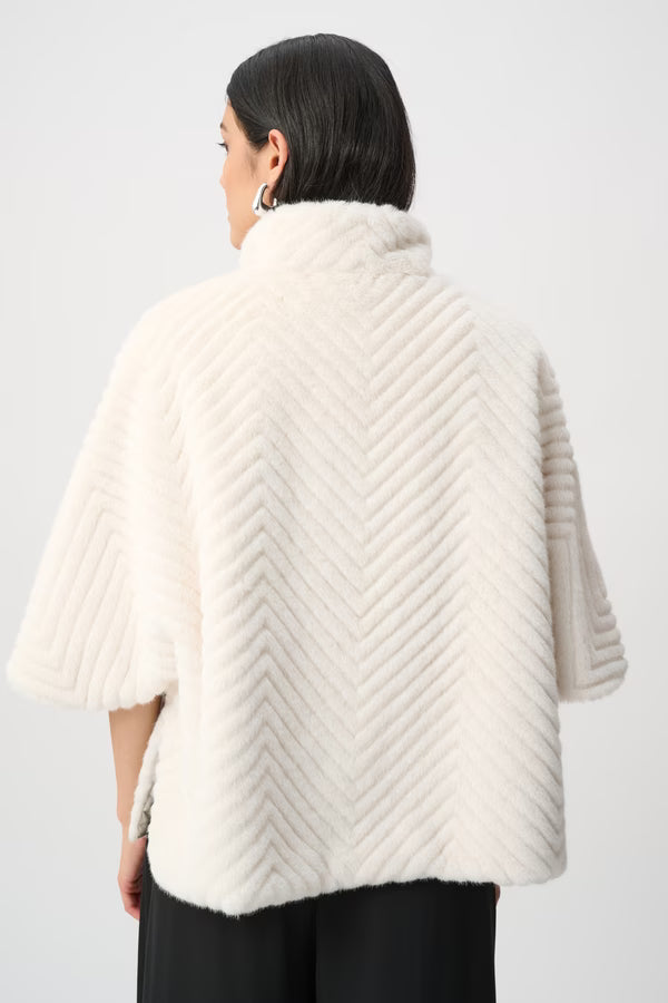Cape chevron fourrure synthétique
