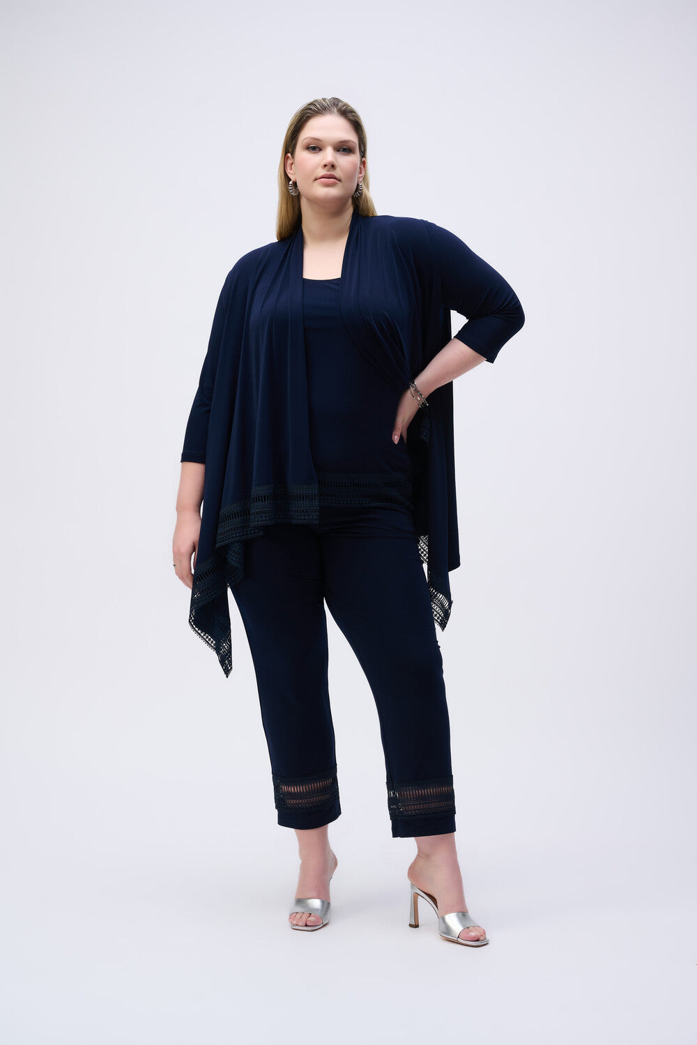 Pantalon cropped brodé