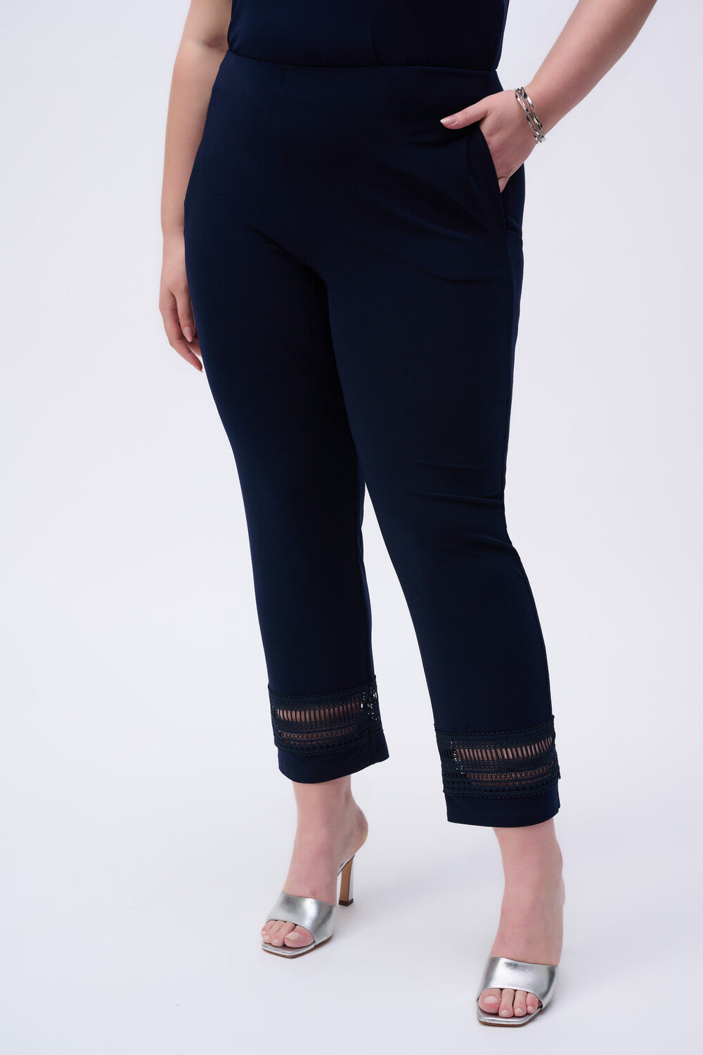 Pantalon cropped brodé